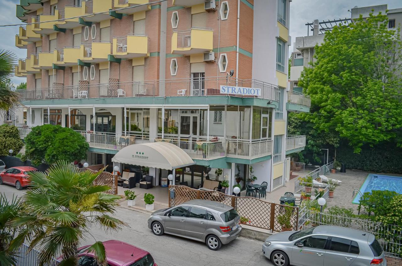 Hotel Stradiot ริมินี ภายนอก รูปภาพ