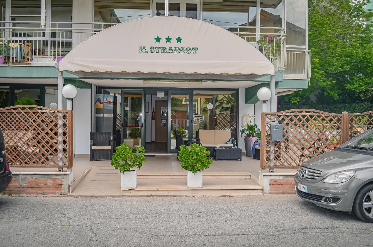 Hotel Stradiot ริมินี ภายนอก รูปภาพ