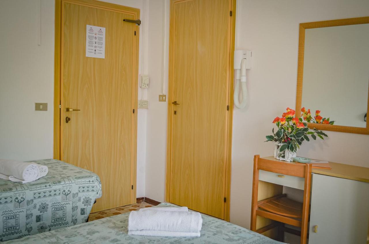 Hotel Stradiot ริมินี ภายนอก รูปภาพ